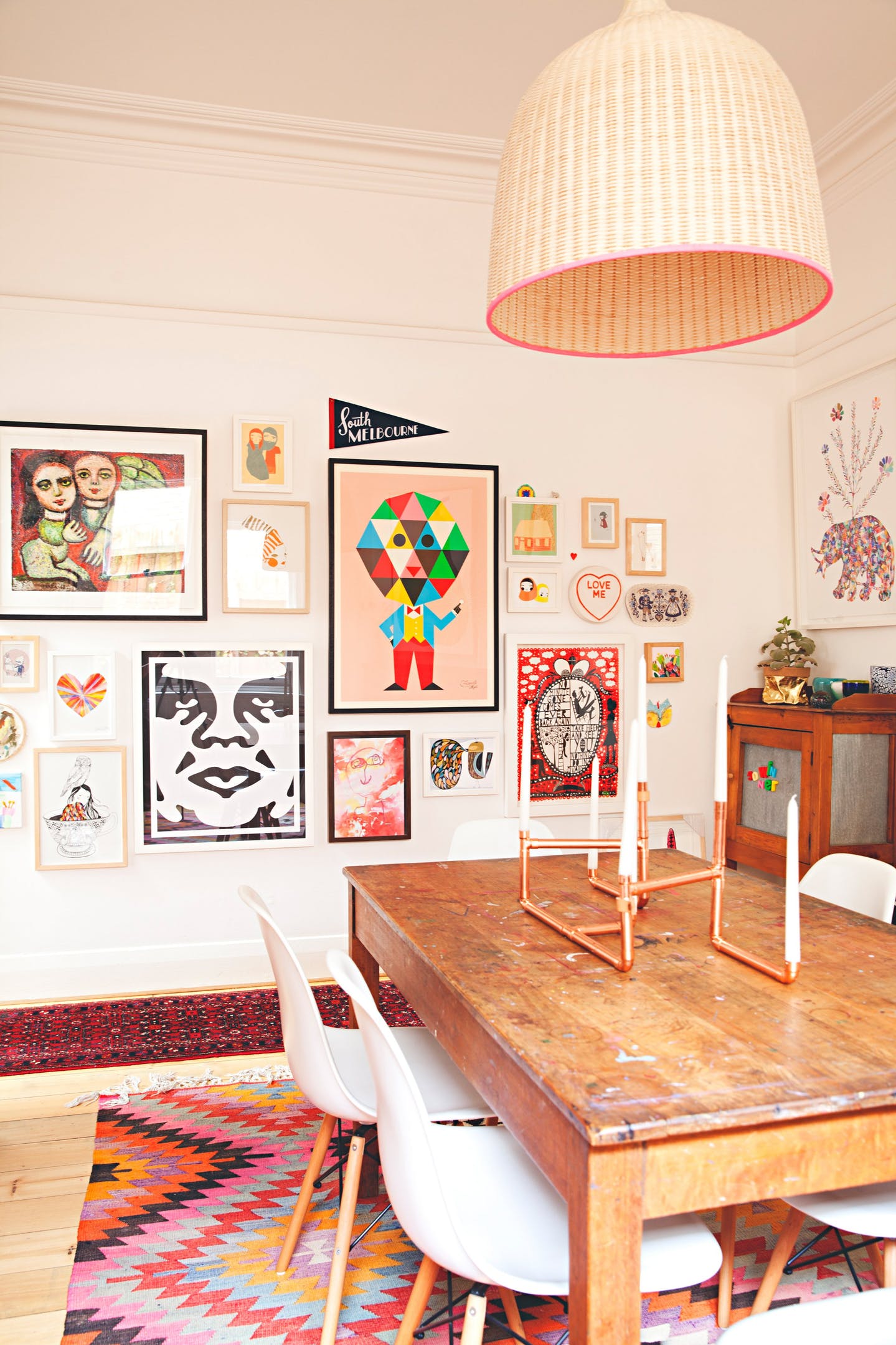 10 оригинальных дизайнерских идей для столовых комнат